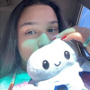 Meet your Posher, Leila